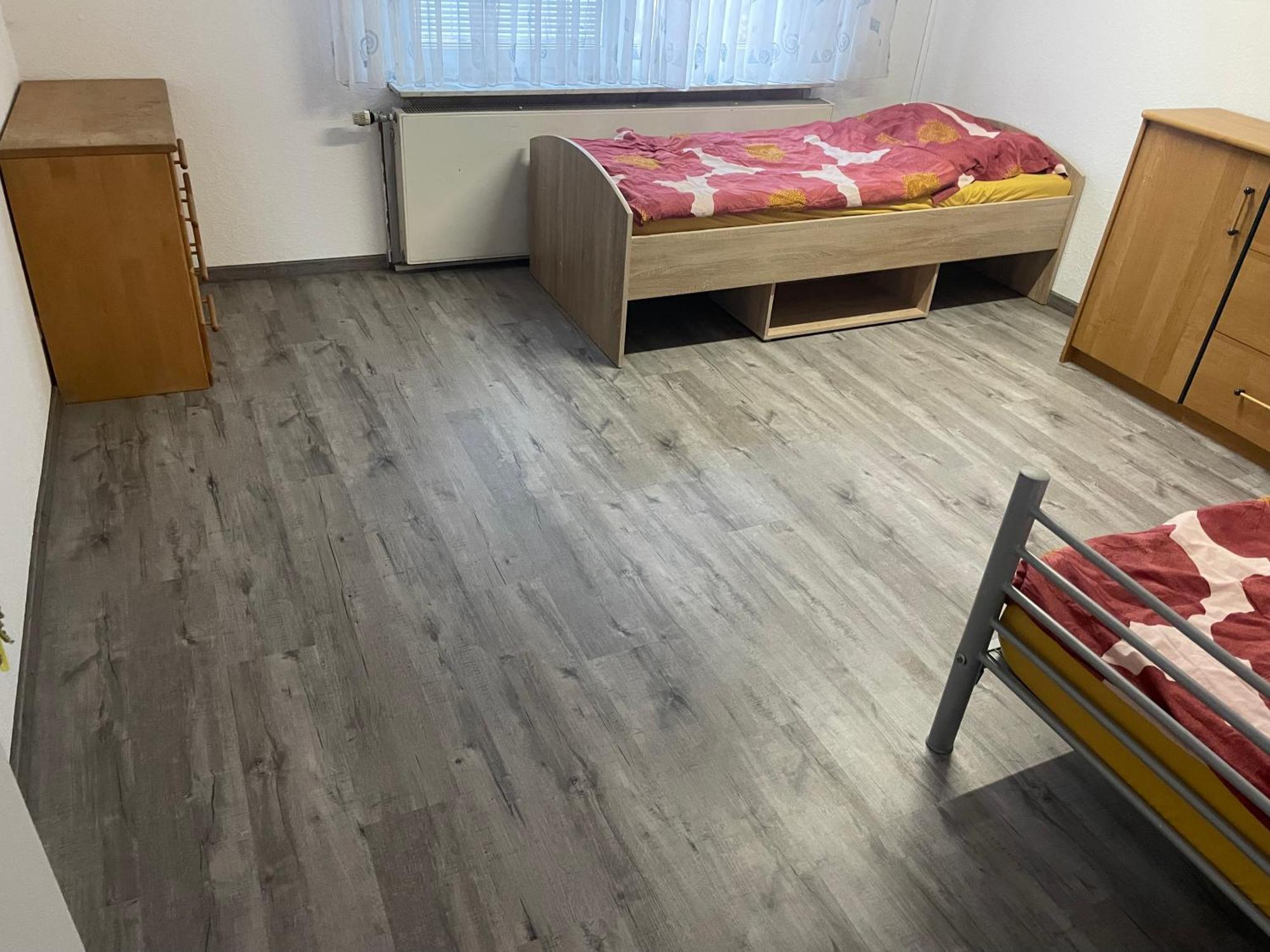 Haus Dambacher - Arbeiter-Monteurzimmer Nuertingen Eksteriør bilde
